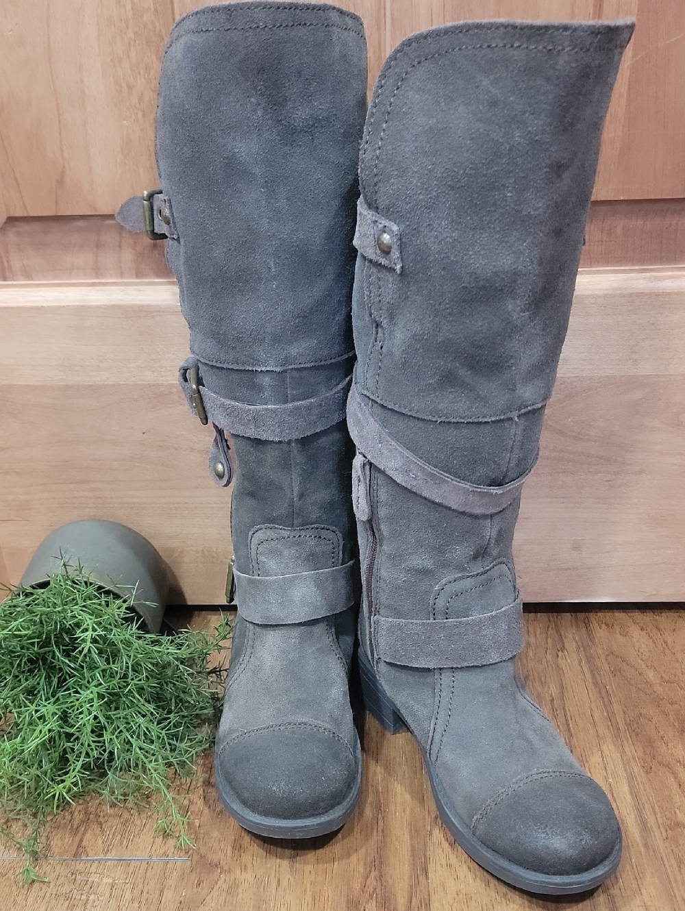 Mojo Moxy Suede Moto Boots 6